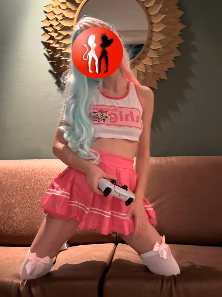 Funtasia Escort Lady in Luzern – farbenfrohe Cosplay-Begleitung